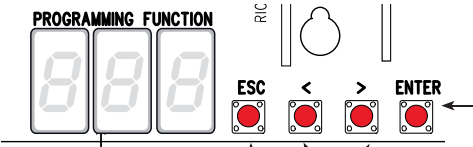 Display og knapperne ESC, pile og ENTER